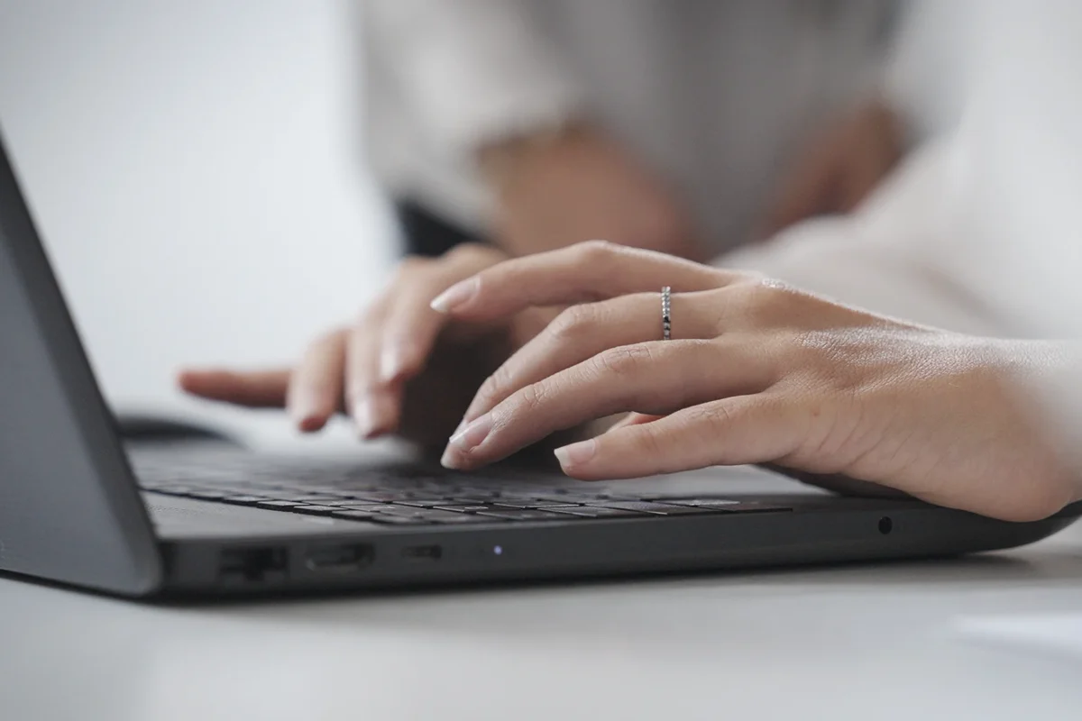 Ricerca al computer per annunci di lavoro presso il sito di bgf group società di hr advisor a noale venezia - BGF Group